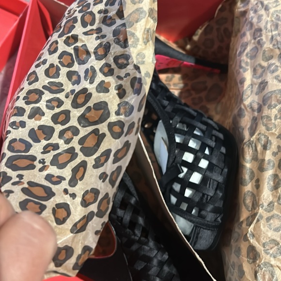 Betsey Johnson Black Lattice Ribbon Pump sz 8 - Picture 12 of 13